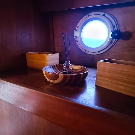 Piam - Boat House Botel Faro