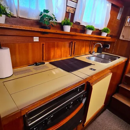 Piam - Boat House 보트호텔 파로