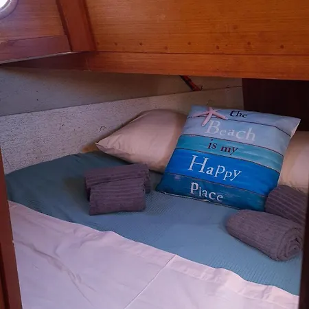 Piam - Boat House Úszó hotel Faro
